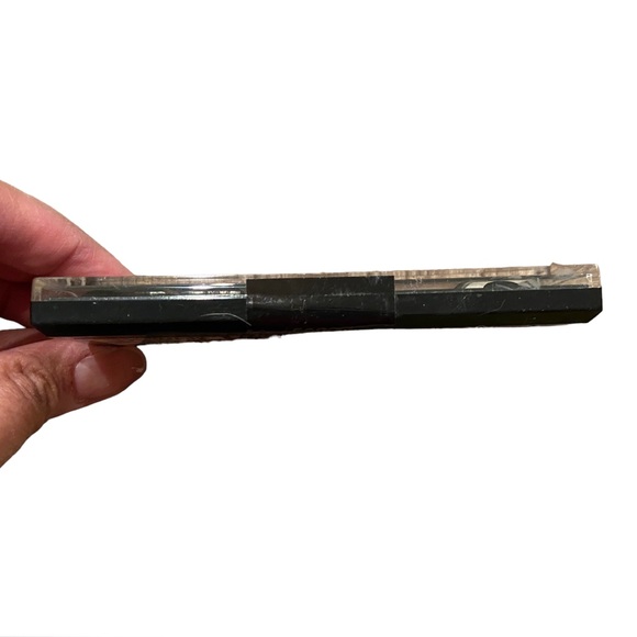 NEW NYX Smokey Eyeshadow Palette - Picture 3 of 3